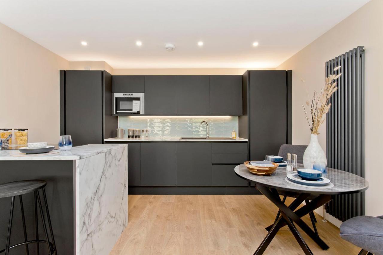 Modern City Centre 2 Bedroom 2 Bathroom Apartments, Main Door Ground With Private Parking Edimburgo Exterior foto